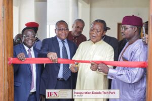 La ville de Douala a vibré d'enthousiasme et d'espoir lors de l'inauguration tant attendue du « Douala Tech Park ». Ce centre d'innovation technologique, fruit du JFN Group dirigé par Alphonse Nafack, s'annonce comme un pilier essentiel dans la métamorphose du secteur industriel et technologique en Afrique. L'événement, marqué par la présence de partenaires de renom tels que Dassault Systèmes, KTM, Google Cloud, Amazon et Microsoft Azure, représente une étape cruciale vers l'industrialisation et la compétitivité globale du Cameroun et du continent africain.